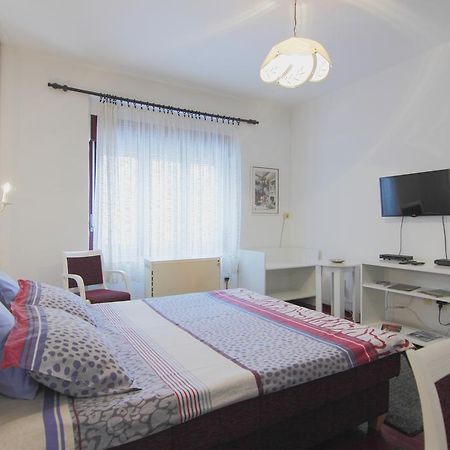White Apartment Belgrade Extérieur photo